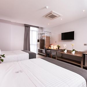 Habitación Estándar con 2 Camas Individuales